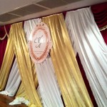 ป้ายงานแต่งงาน บนเวที