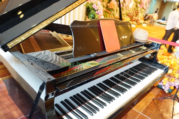 Grand Piano ที่ใช้เล่นในงานแต่งงาน