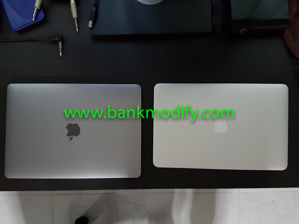 เทียบขนาดกับ macbook air 11 นิ้ว (Early 2015)